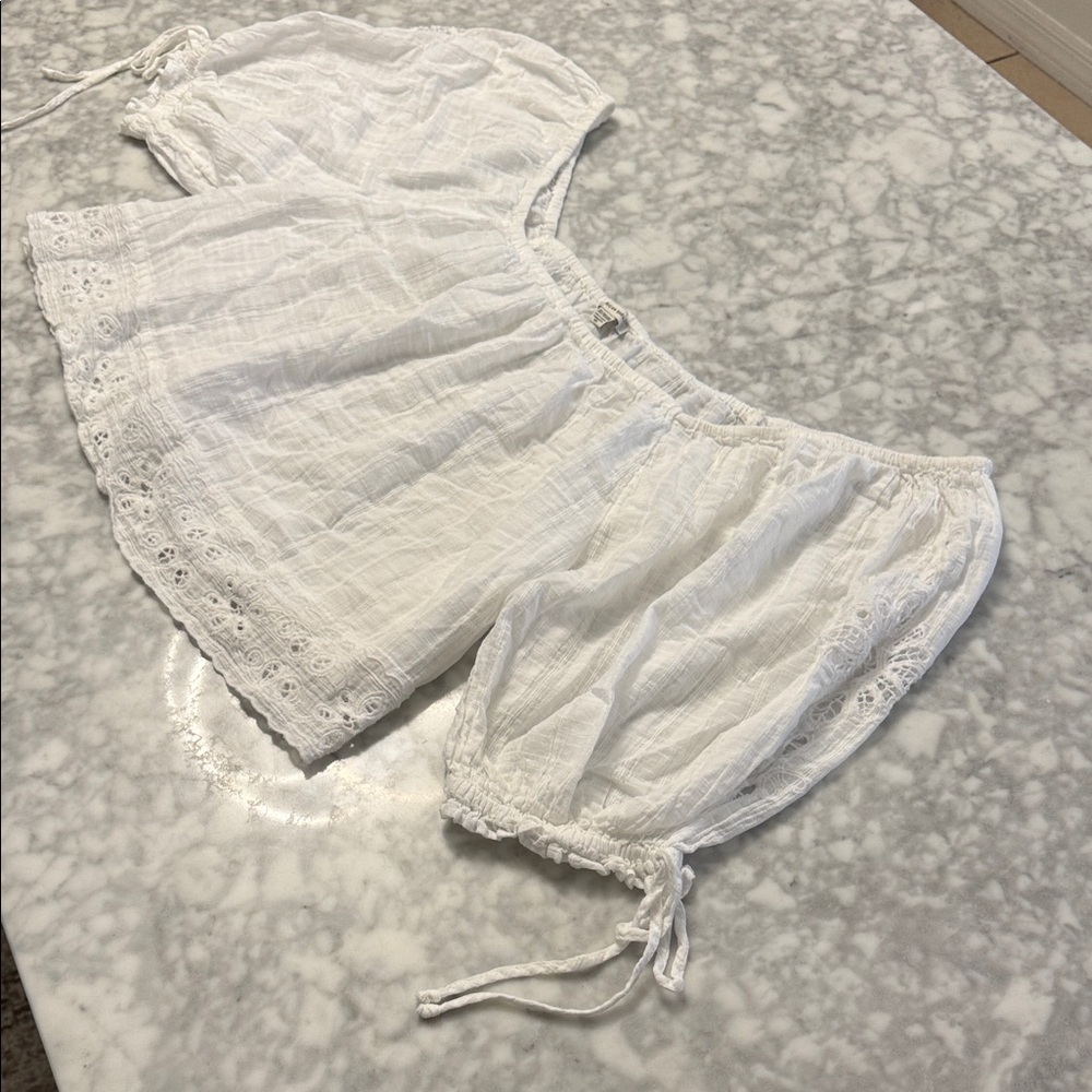 American Eagle Outfitters White Off-Shoulder Blouse